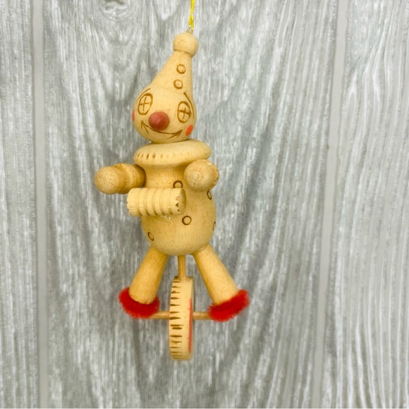 Vintage lot of 5 wooden Christmas ornaments clown bear Santa nativity birds - Picture 5 of 9